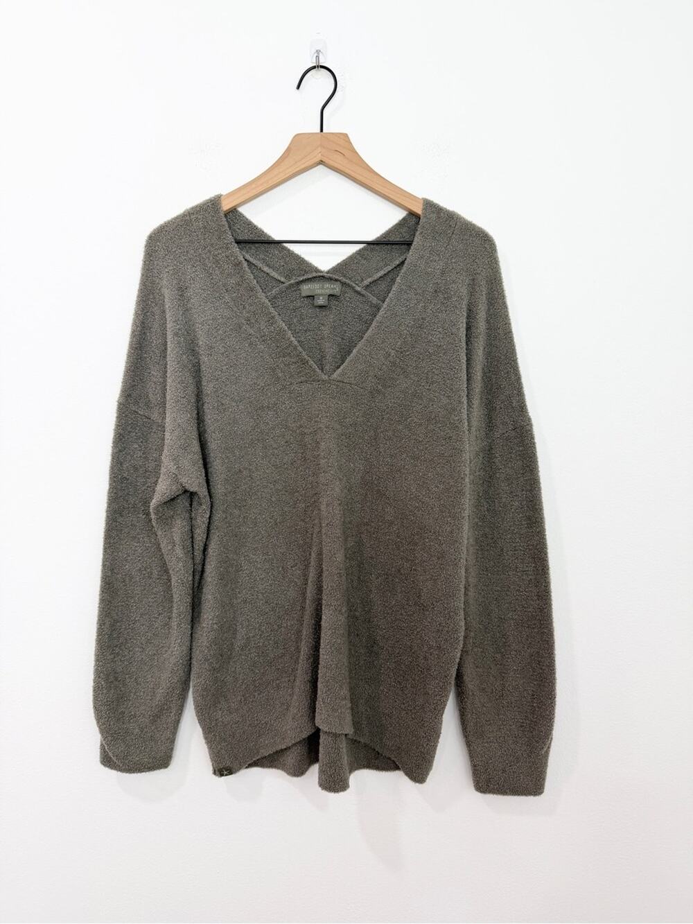 Barefoot Dreams CozyChic Lite V-Neck Seamed Pullover size Medium